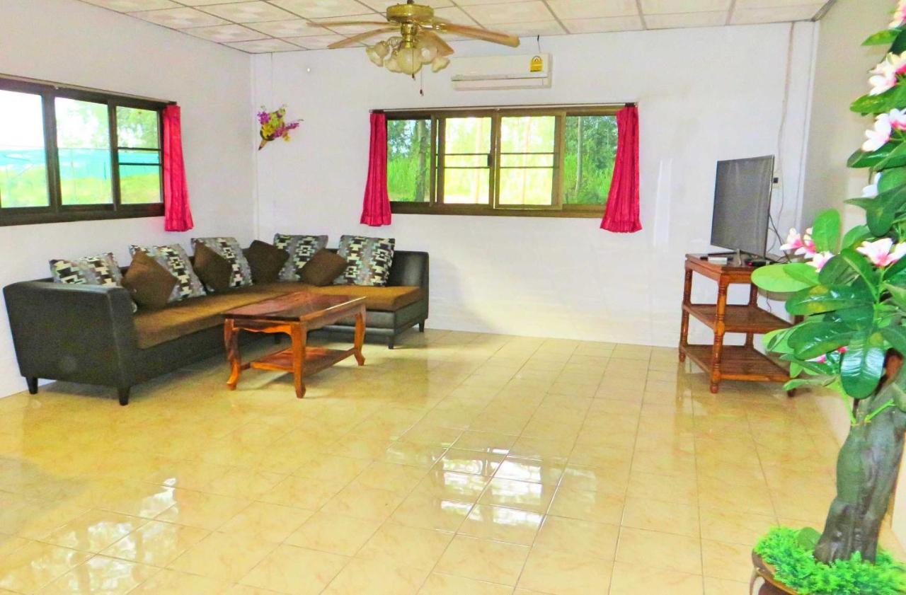 Hotel Isaan Perazim Park Roi Et Zewnętrze zdjęcie