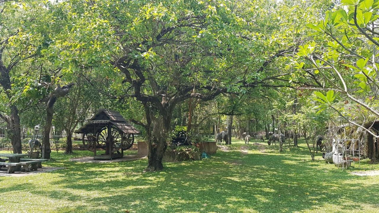 Hotel Isaan Perazim Park Roi Et Zewnętrze zdjęcie