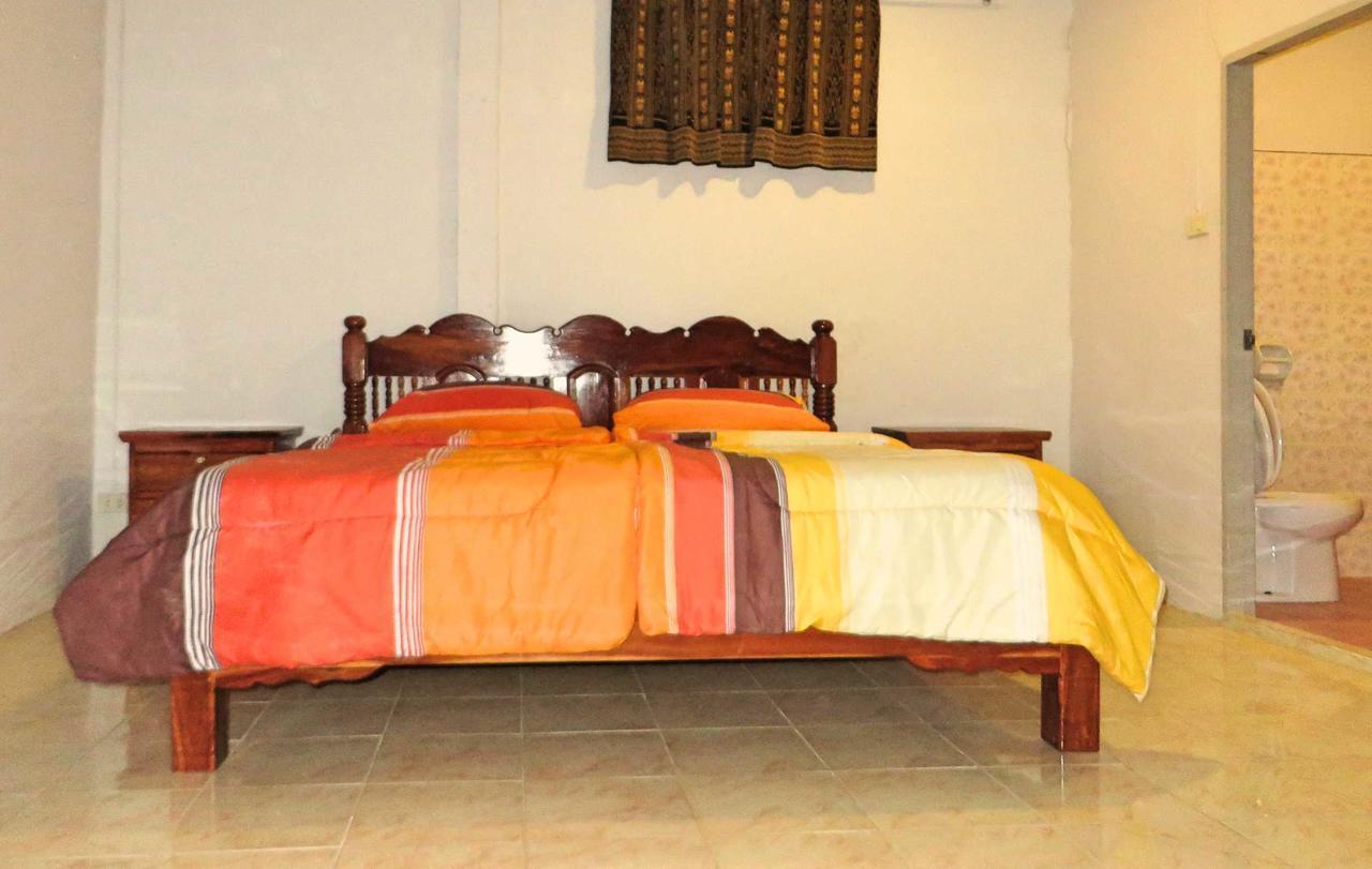 Hotel Isaan Perazim Park Roi Et Zewnętrze zdjęcie