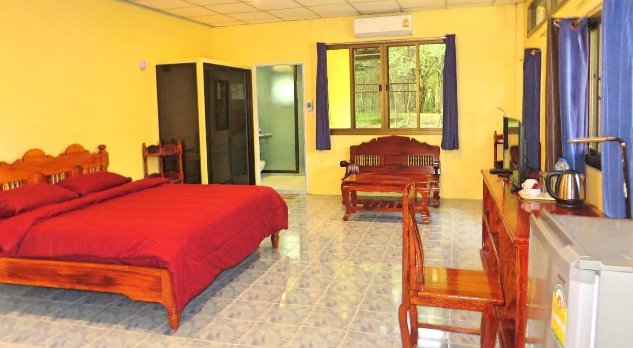 Hotel Isaan Perazim Park Roi Et Zewnętrze zdjęcie