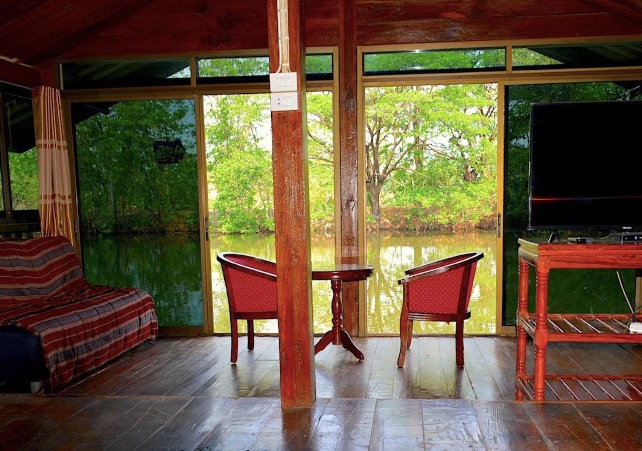 Hotel Isaan Perazim Park Roi Et Zewnętrze zdjęcie