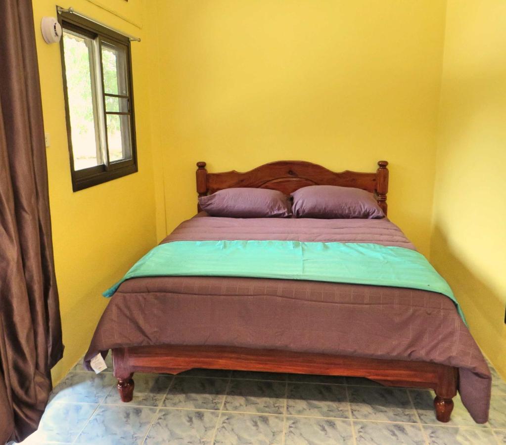 Hotel Isaan Perazim Park Roi Et Zewnętrze zdjęcie