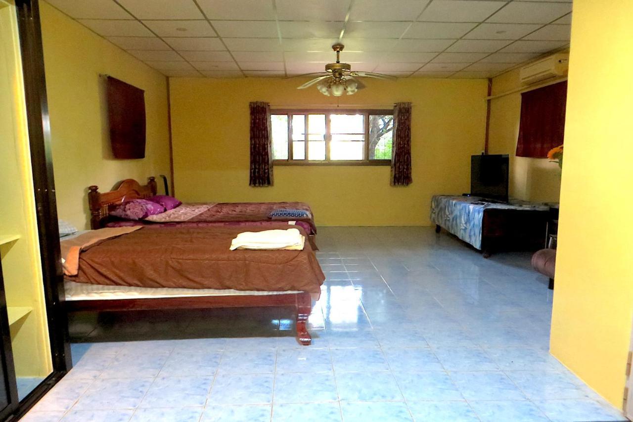 Hotel Isaan Perazim Park Roi Et Zewnętrze zdjęcie