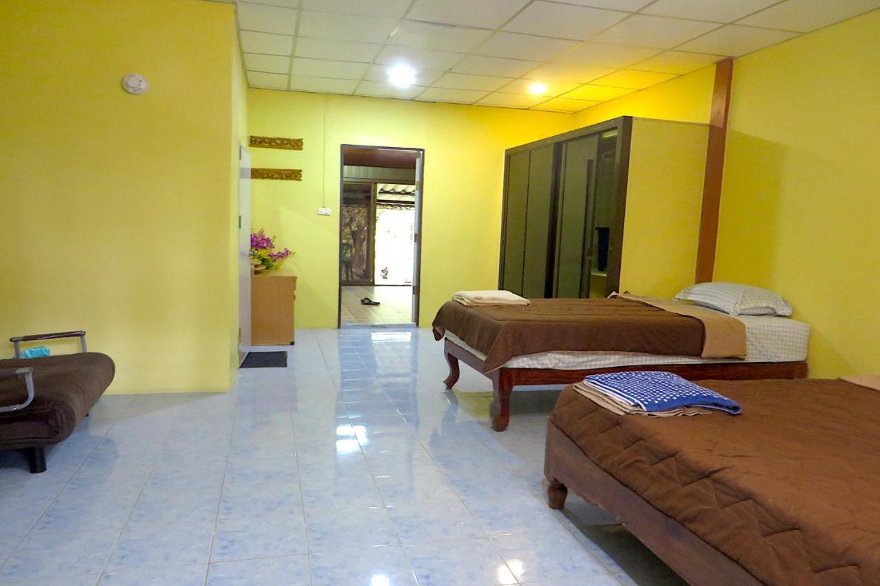 Hotel Isaan Perazim Park Roi Et Zewnętrze zdjęcie