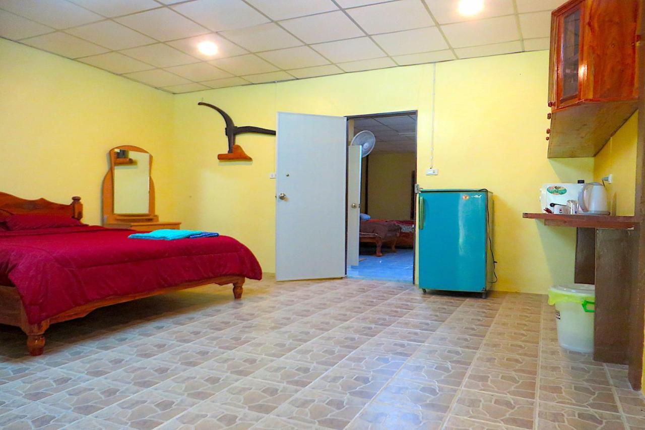 Hotel Isaan Perazim Park Roi Et Zewnętrze zdjęcie