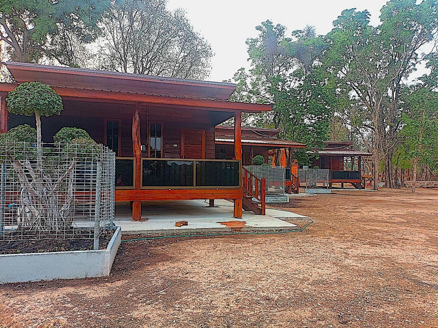 Hotel Isaan Perazim Park Roi Et Zewnętrze zdjęcie