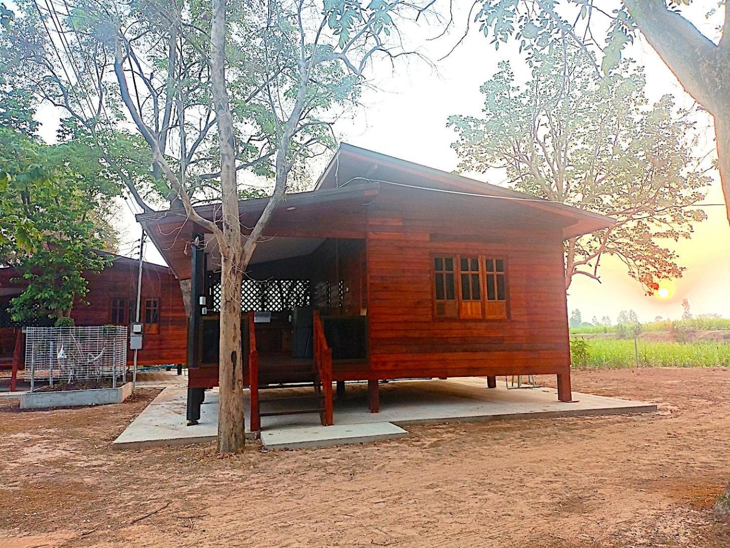 Hotel Isaan Perazim Park Roi Et Zewnętrze zdjęcie